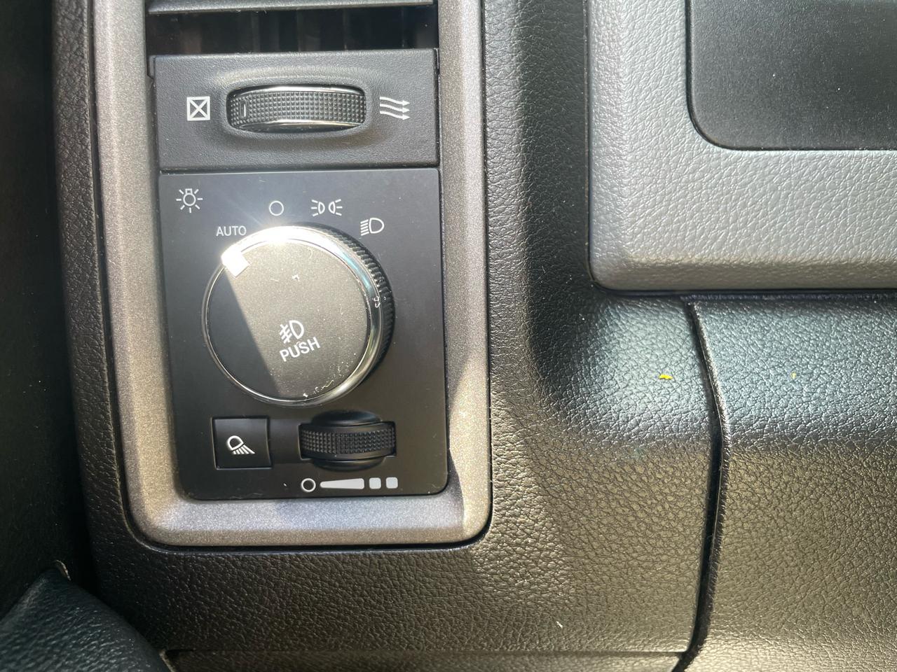RAM 1500 Classic Tradesman Quad Cab 4WD 2019