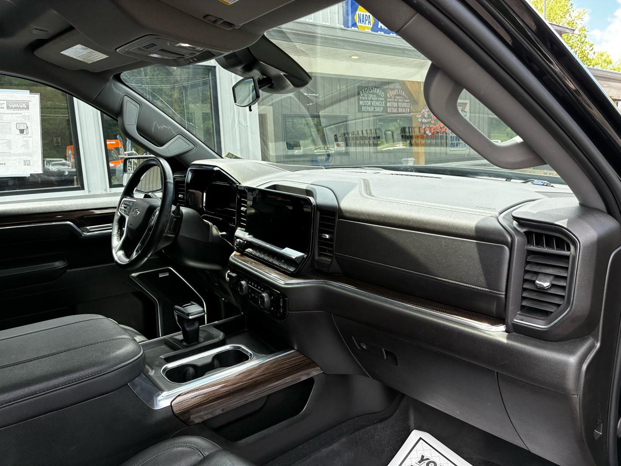 Chevrolet Silverado 1500 RST Crew Cab 4WD 2024