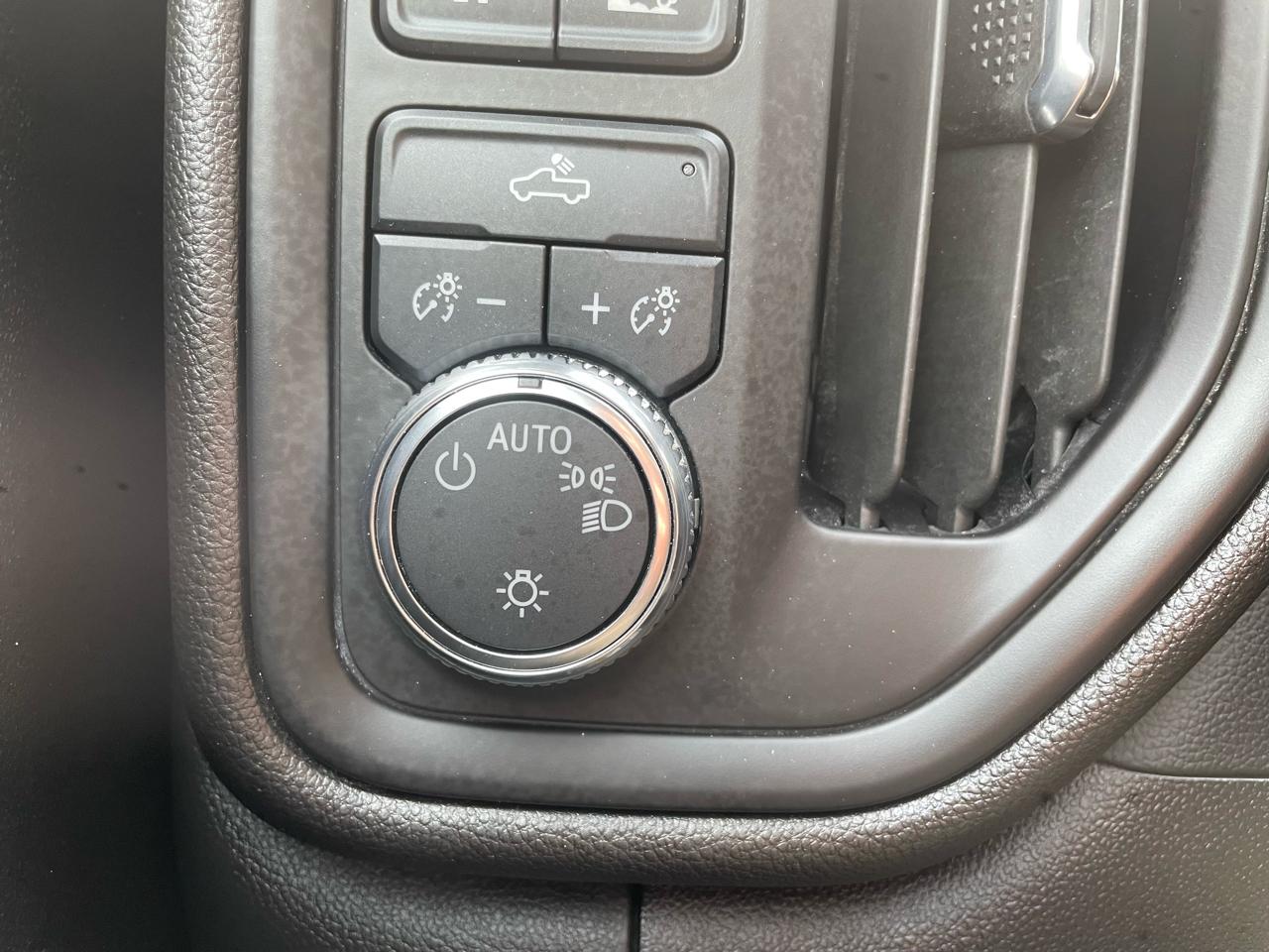 GMC Sierra 1500 Pro Crew Cab Short Box 4WD 2024