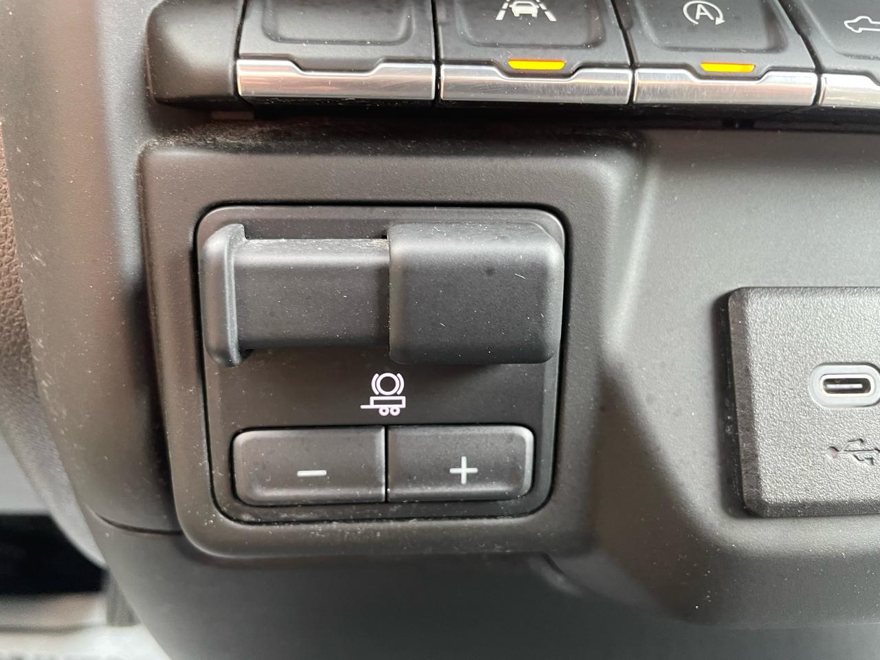 GMC Sierra 1500 Pro Crew Cab Short Box 4WD 2024