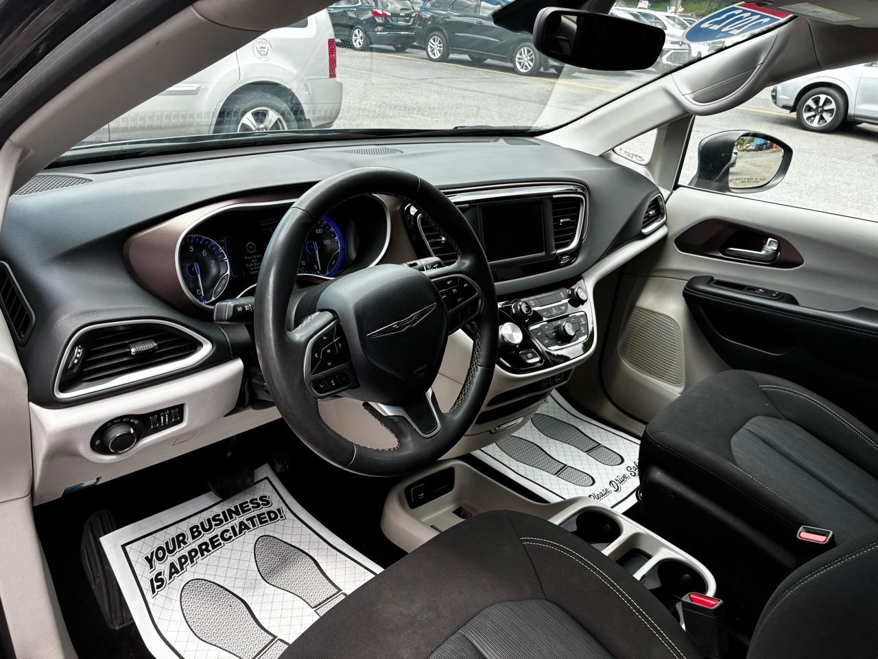 Chrysler Voyager LX 2023