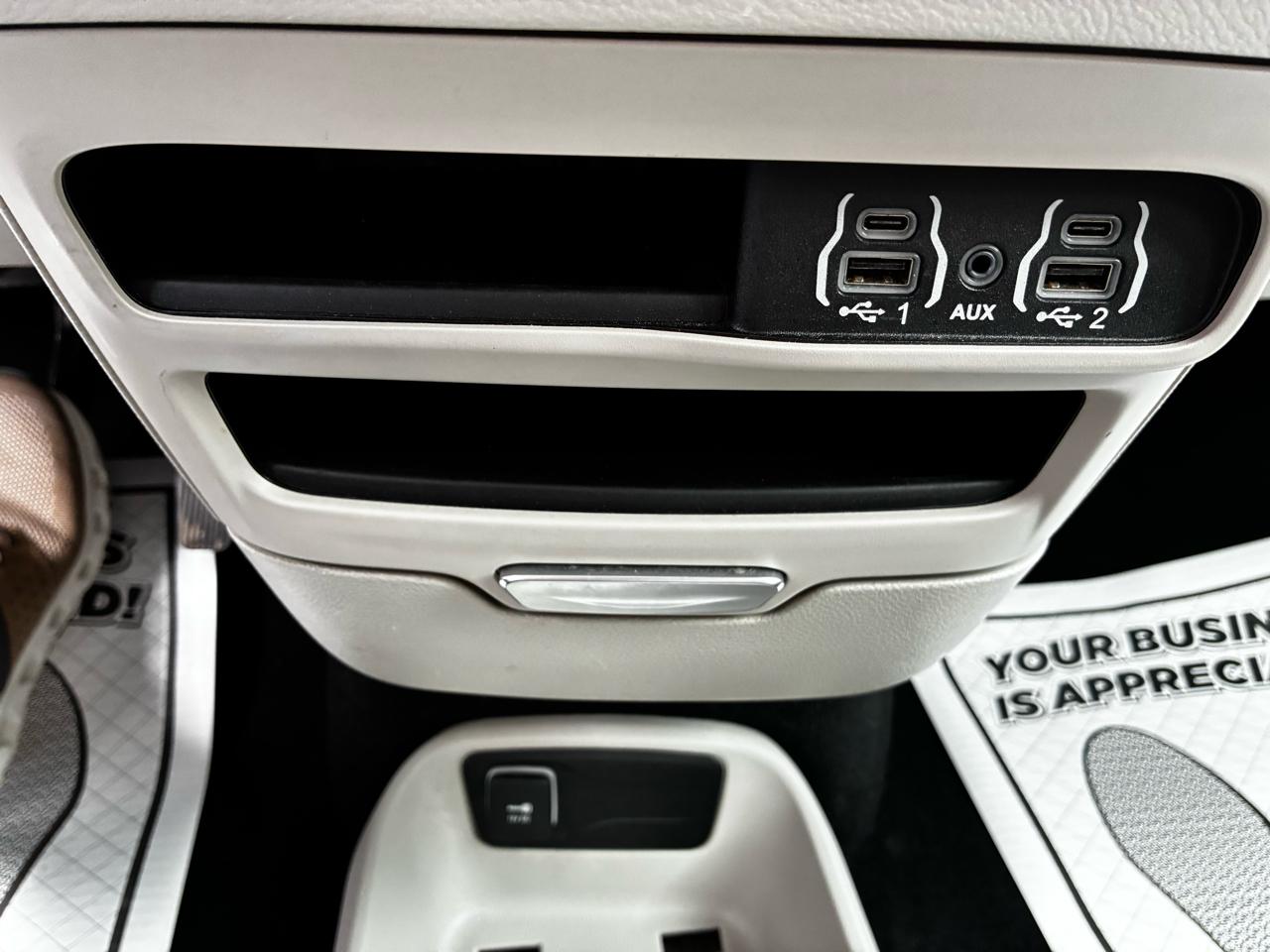 Chrysler Voyager LX 2023