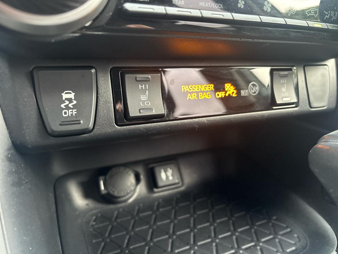 Toyota RAV4 XLE Premium AWD 2019