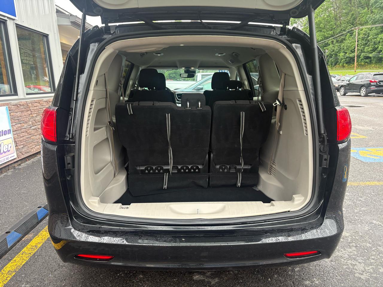 Chrysler Voyager LX 2023