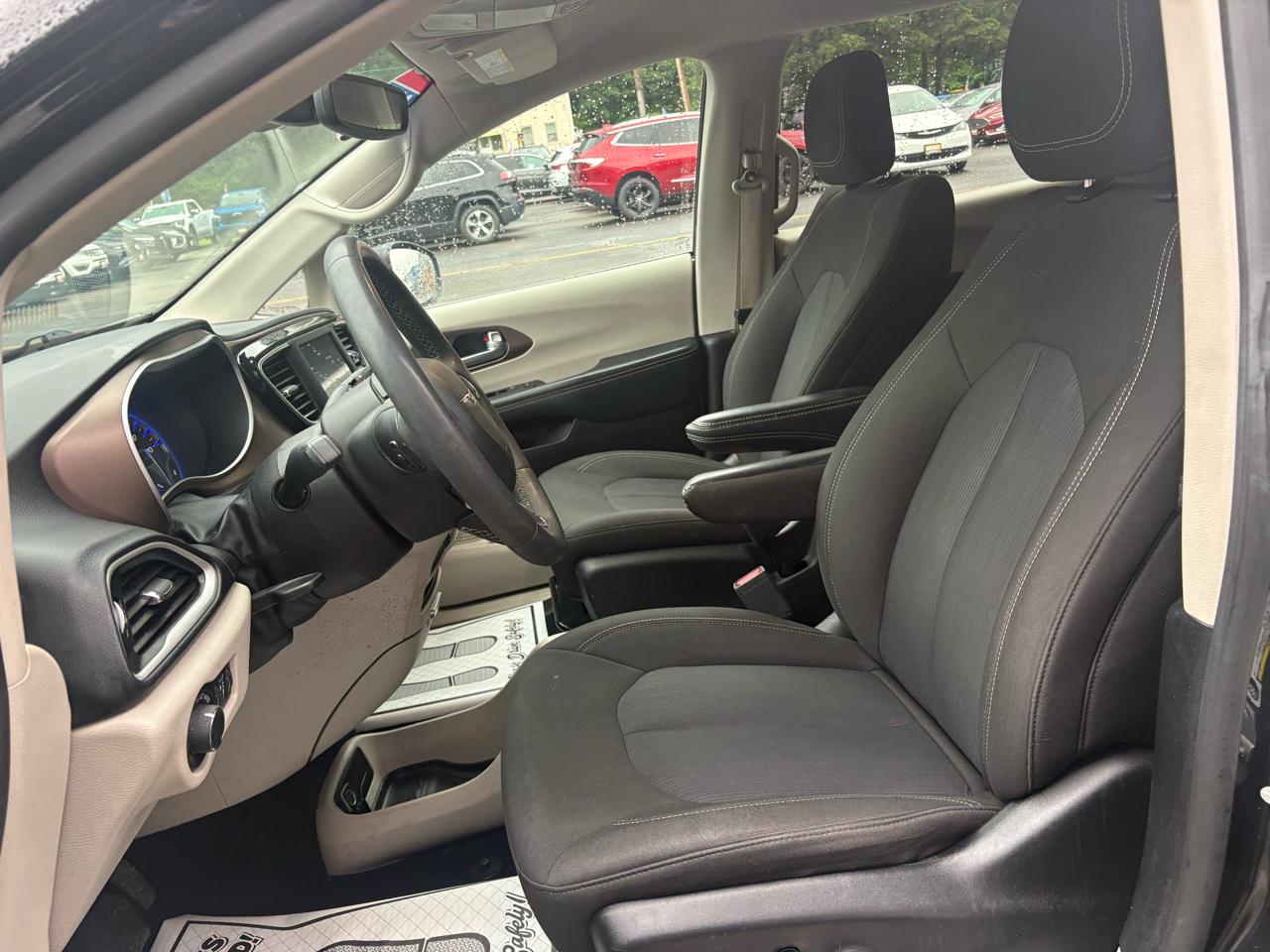 Chrysler Voyager LX 2023
