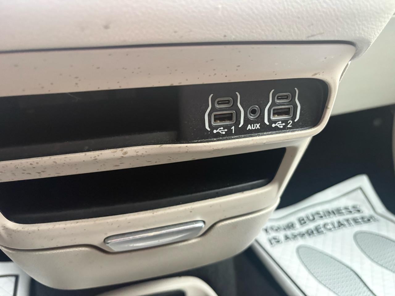 Chrysler Voyager LX 2023