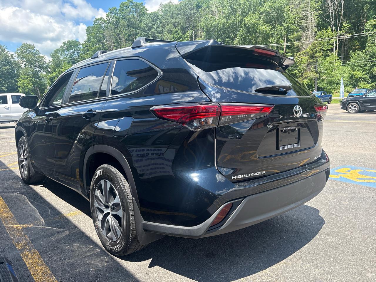 Toyota Highlander XLE 2023