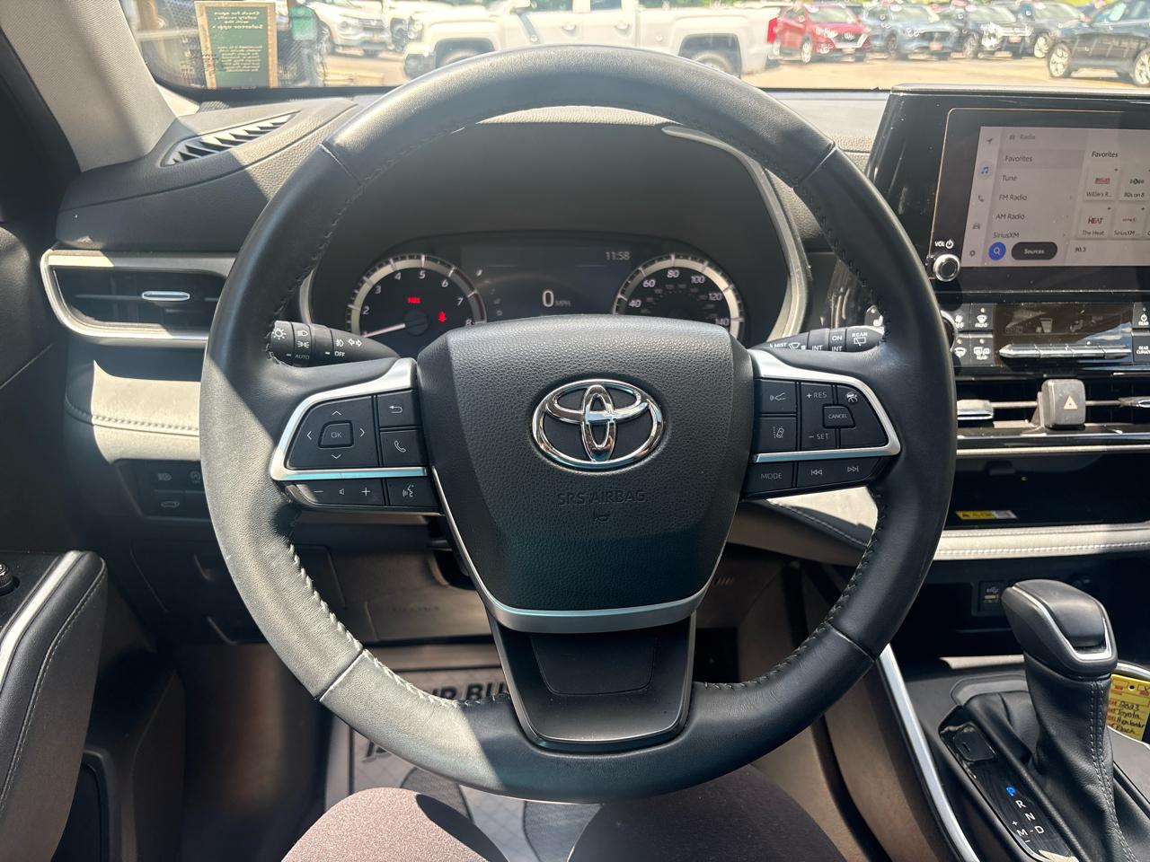 Toyota Highlander XLE 2023