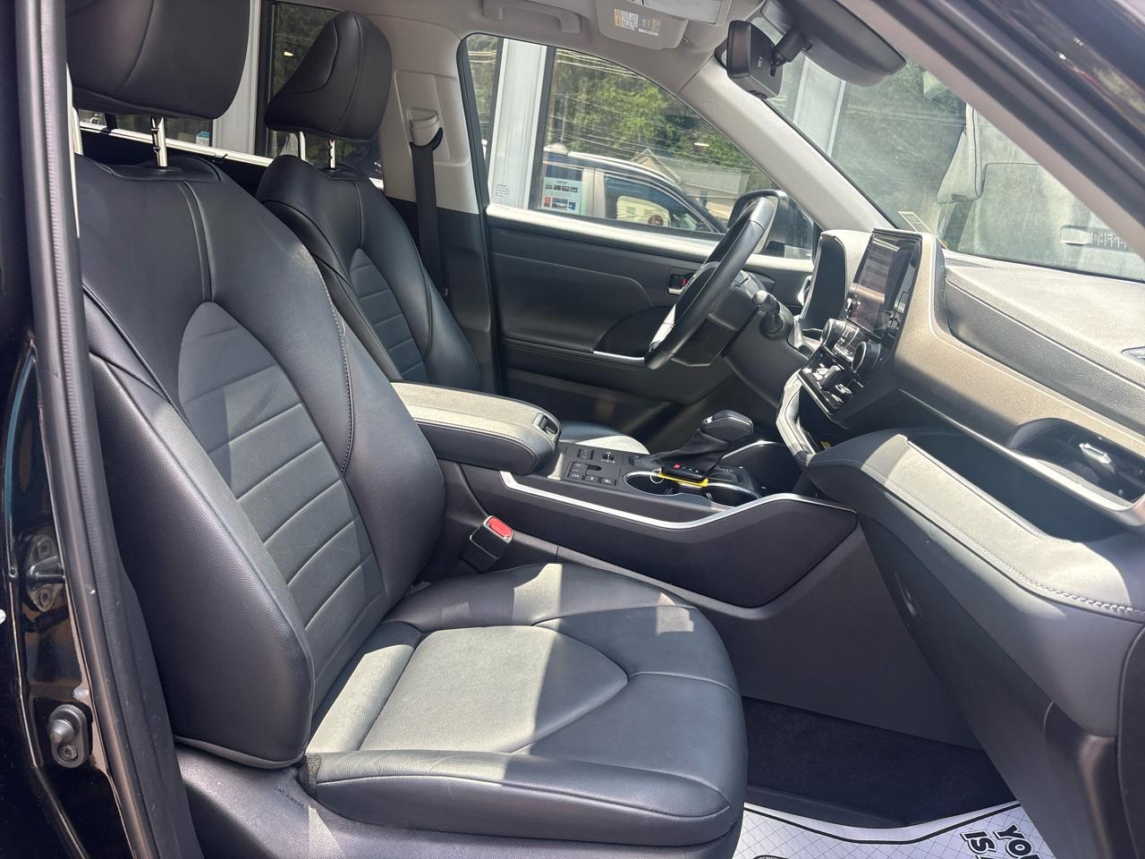 Toyota Highlander XLE 2023