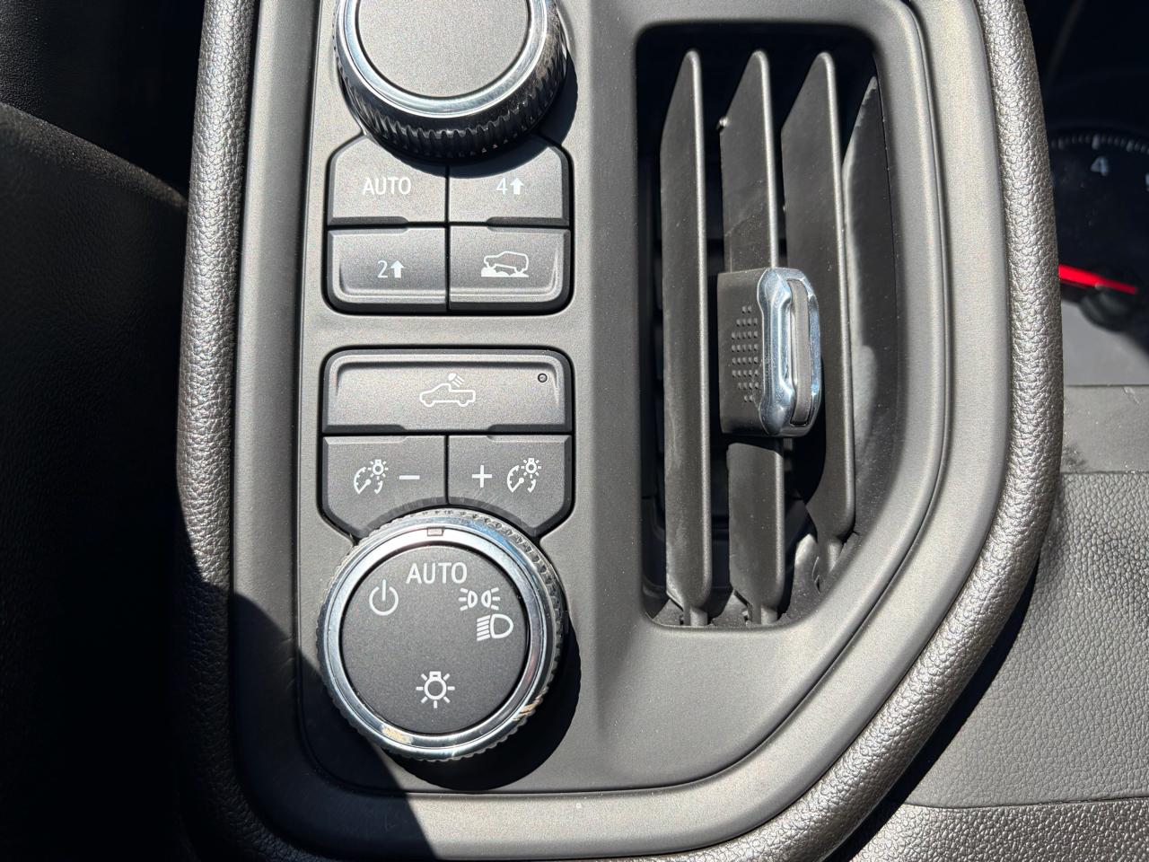 GMC Sierra 1500 Pro Crew Cab Short Box 4WD 2024