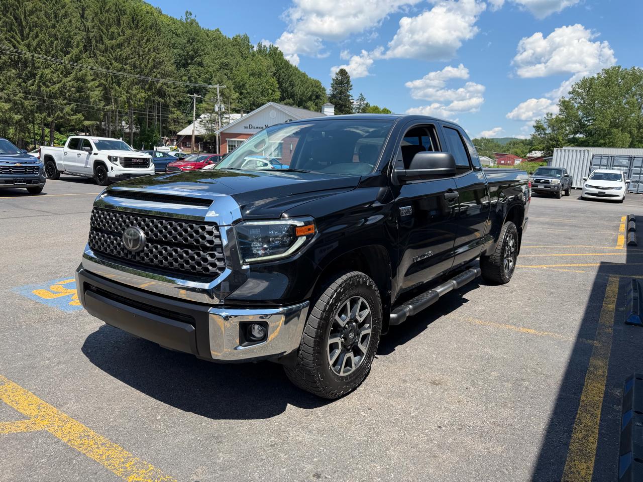 Toyota Tundra SR5 5.7L V8 Double Cab 4WD 2019