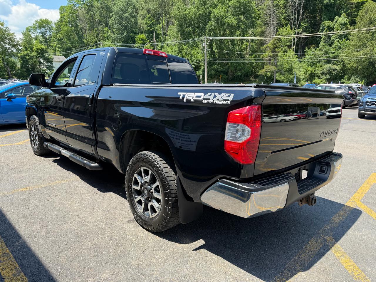 Toyota Tundra SR5 5.7L V8 Double Cab 4WD 2019