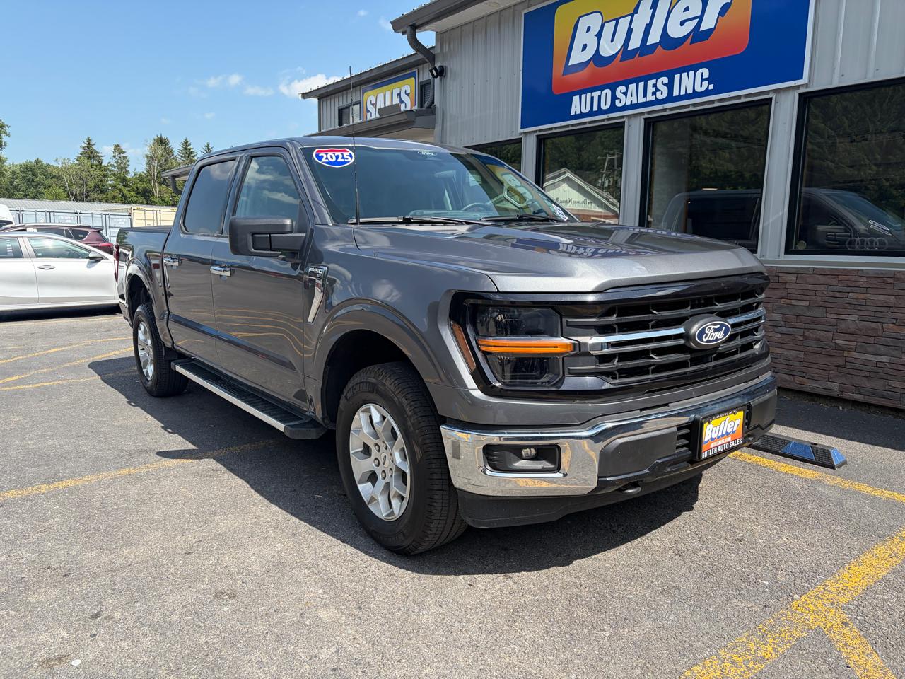 Ford F-150 XLT SuperCrew 4WD 2025