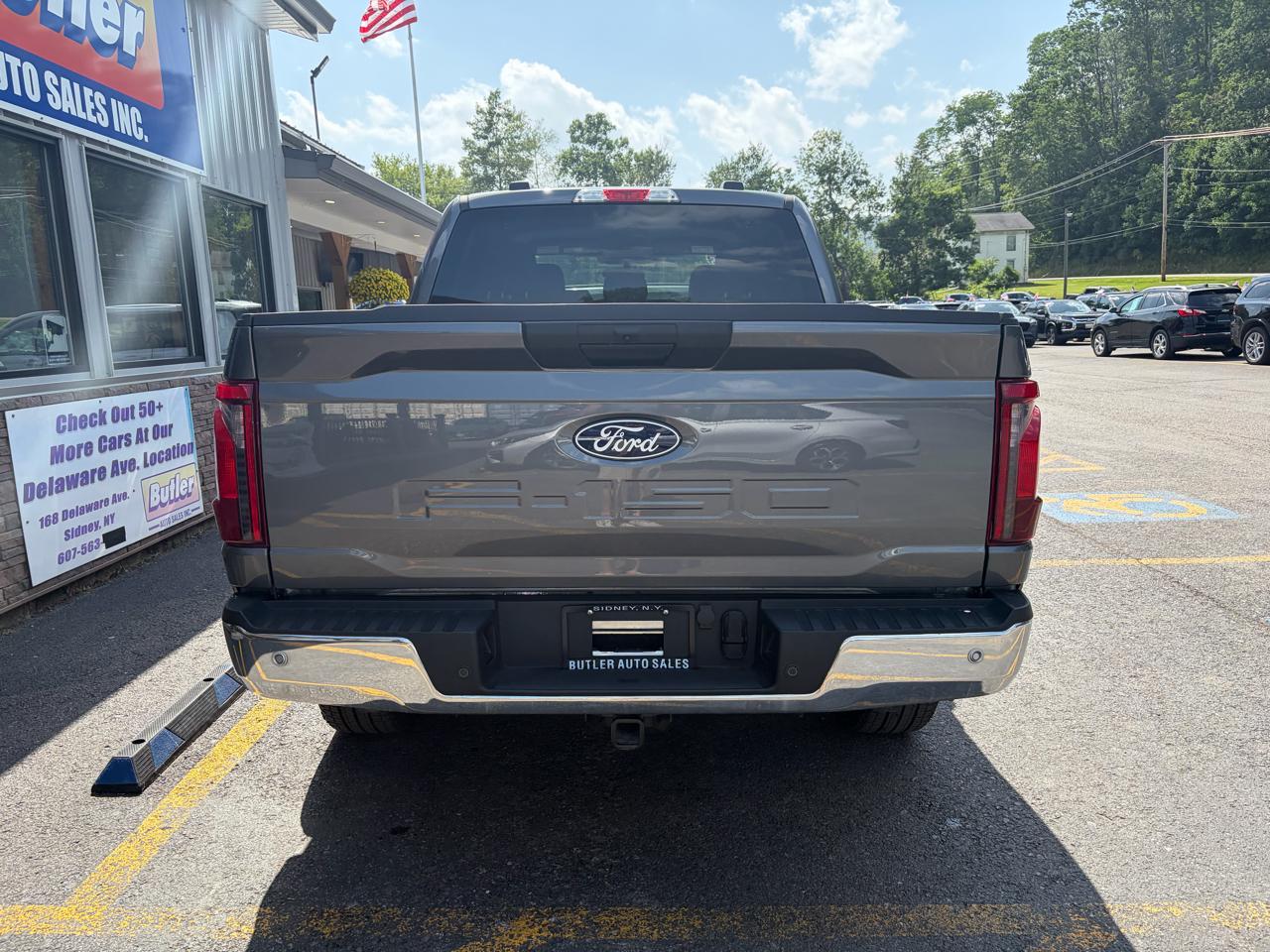 Ford F-150 XLT SuperCrew 4WD 2025