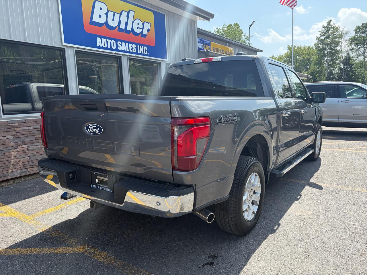 Ford F-150 XLT SuperCrew 4WD 2025
