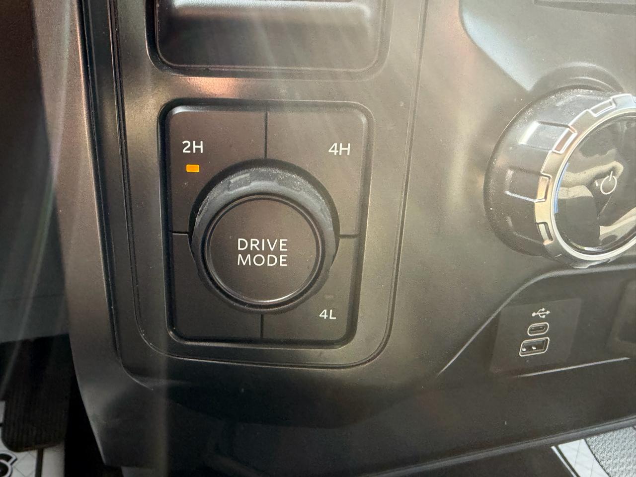 Ford F-150 XLT SuperCrew 4WD 2025