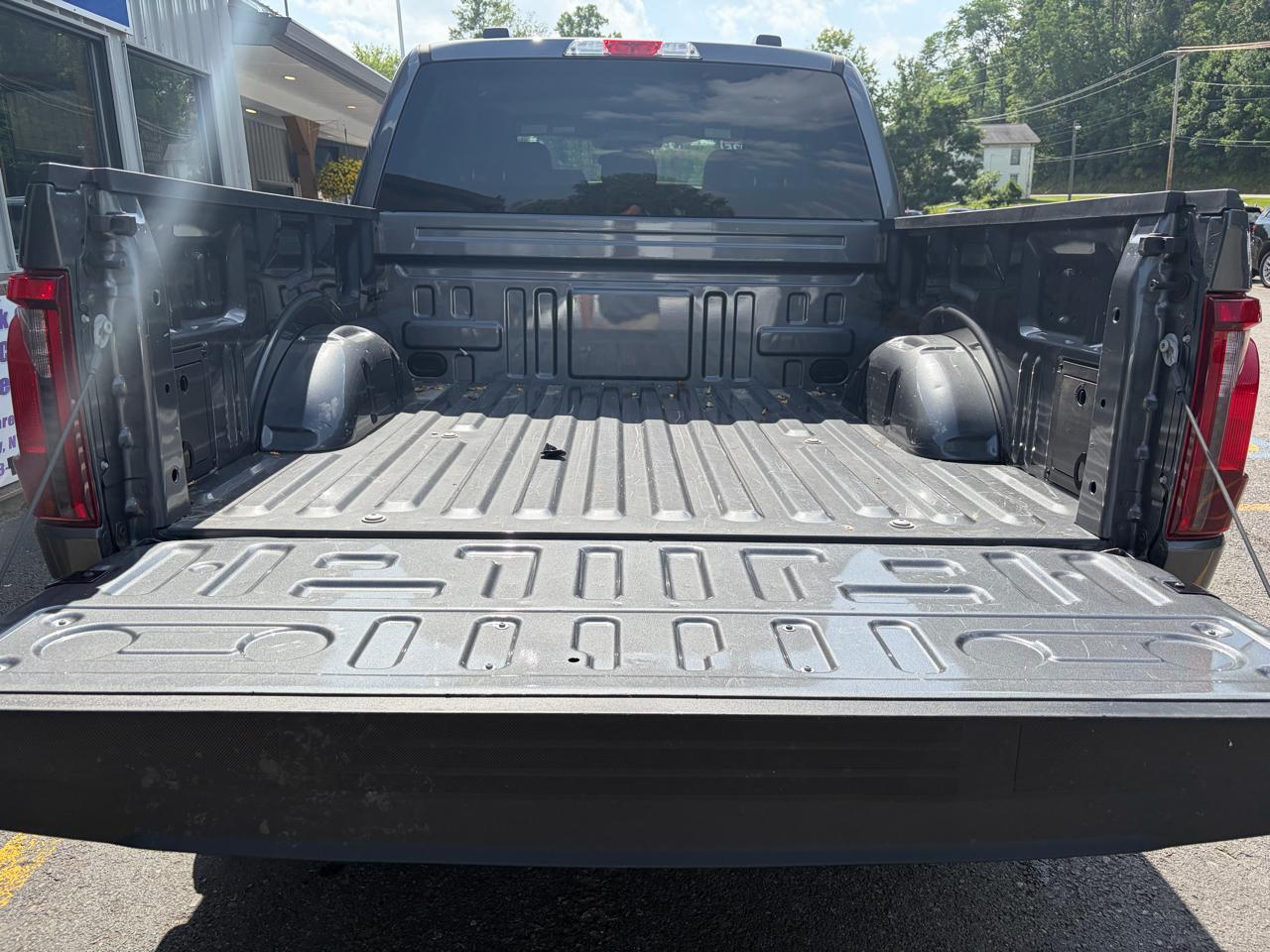 Ford F-150 XLT SuperCrew 4WD 2025