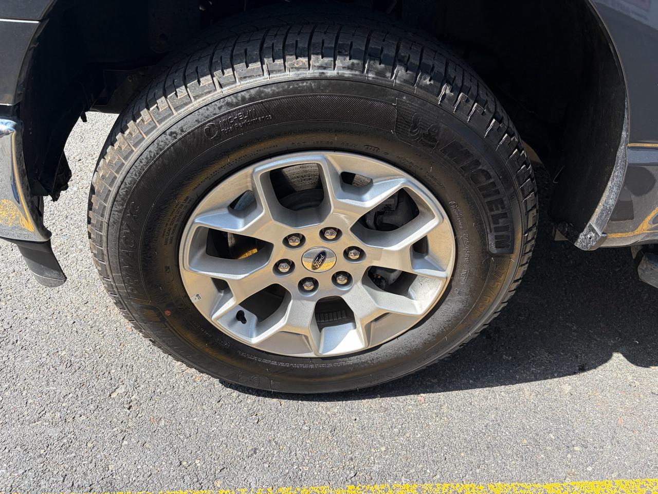 Ford F-150 XLT SuperCrew 4WD 2025
