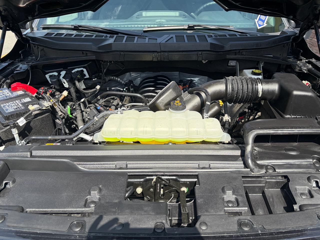 Ford F-150 XLT SuperCrew 4WD 2025