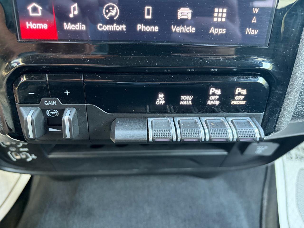 RAM 2500 Tradesman Crew Cab SWB 4WD 2025