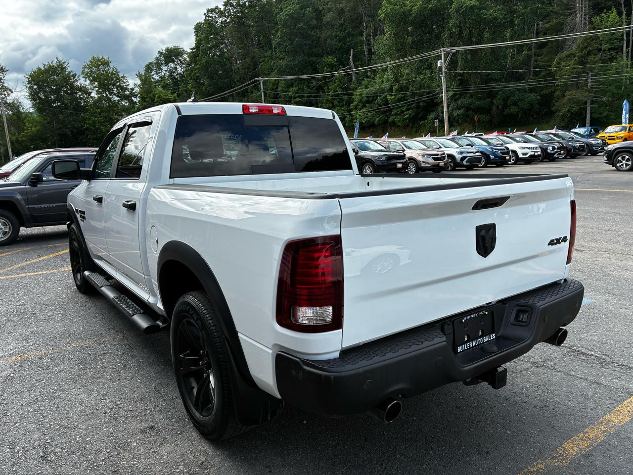 RAM 1500 Classic Tradesman Crew Cab SWB 4WD 2022