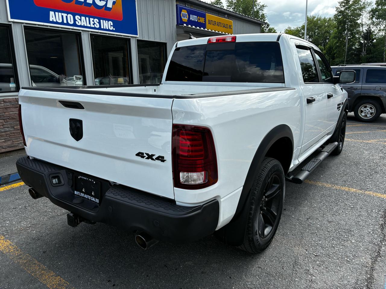 RAM 1500 Classic Tradesman Crew Cab SWB 4WD 2022