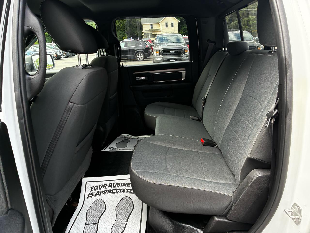 RAM 1500 Classic Tradesman Crew Cab SWB 4WD 2022