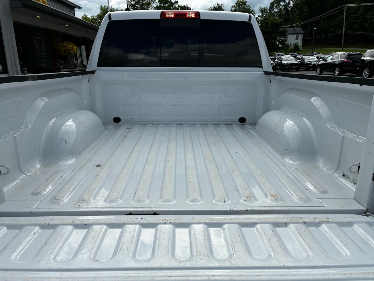 RAM 1500 Classic Tradesman Crew Cab SWB 4WD 2022
