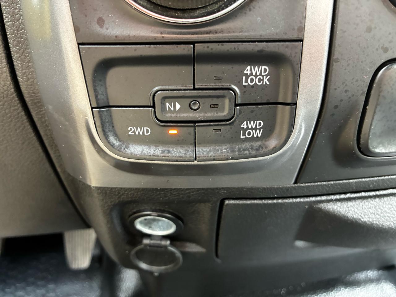 RAM 1500 Classic Tradesman Crew Cab SWB 4WD 2022