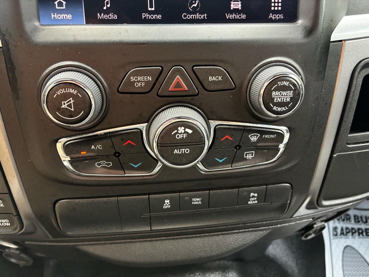 RAM 1500 Classic Tradesman Crew Cab SWB 4WD 2022
