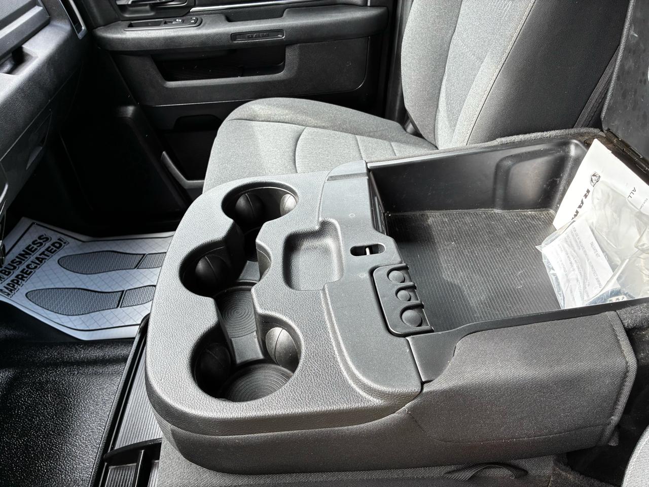 RAM 1500 Classic Tradesman Crew Cab SWB 4WD 2022