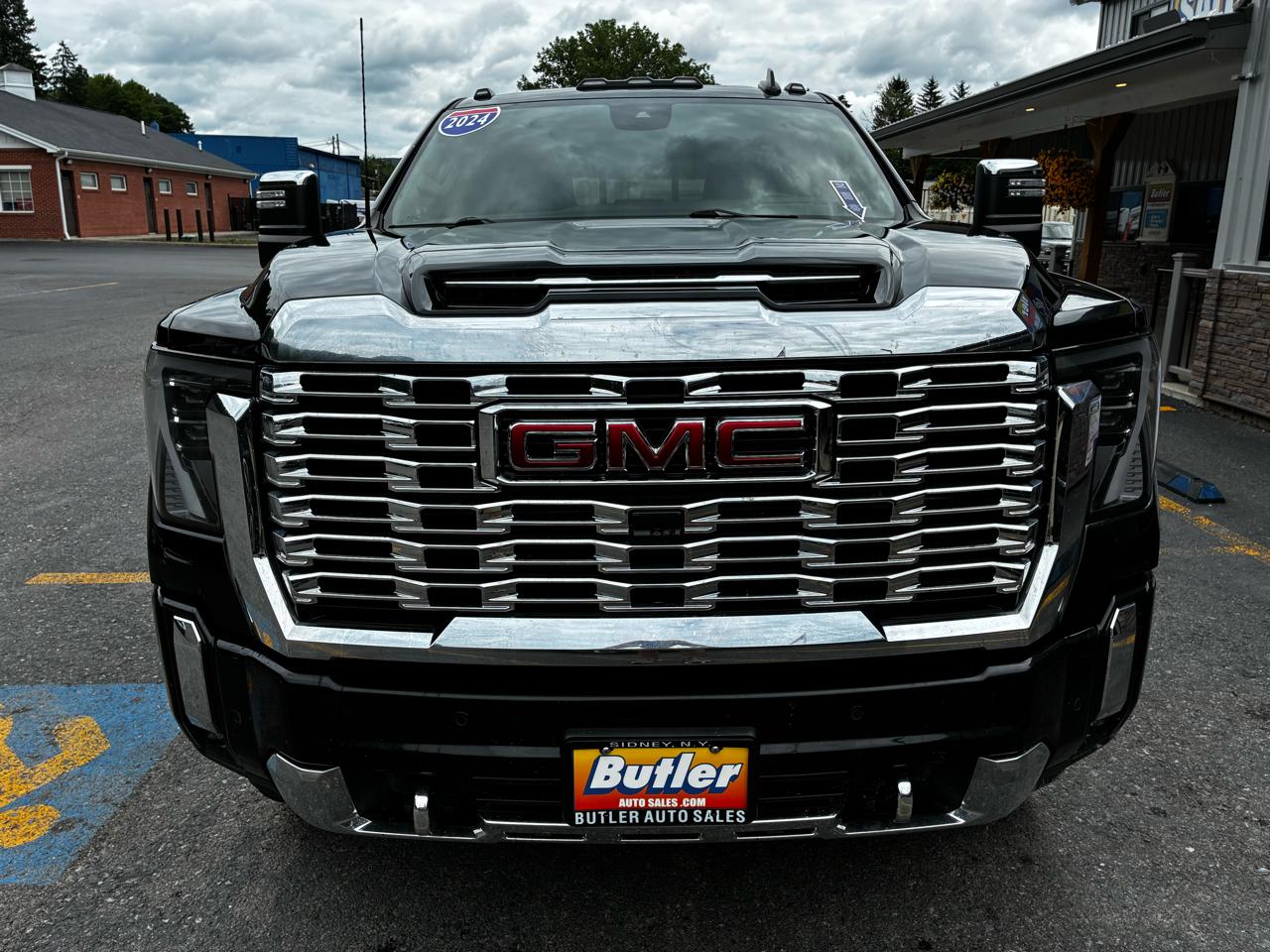 GMC Sierra 2500HD Denali Crew Cab 4WD SB 2024