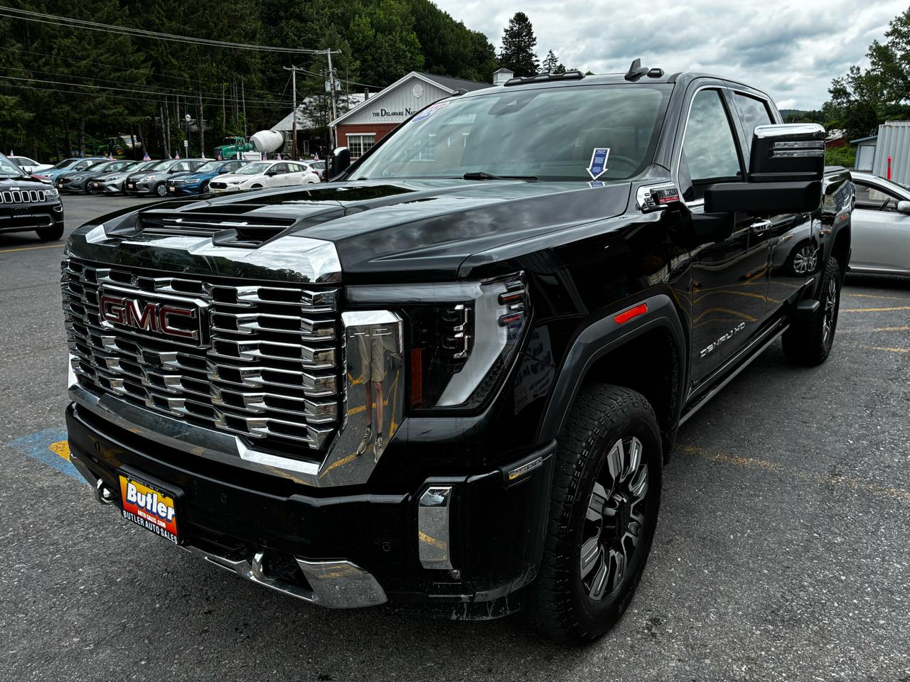 GMC Sierra 2500HD Denali Crew Cab 4WD SB 2024