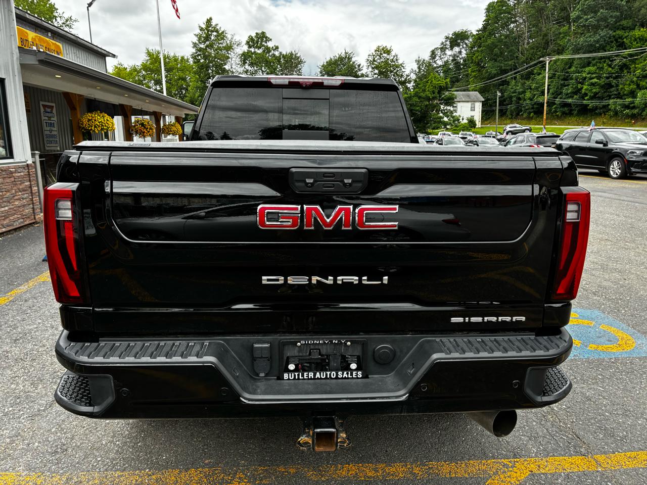 GMC Sierra 2500HD Denali Crew Cab 4WD SB 2024