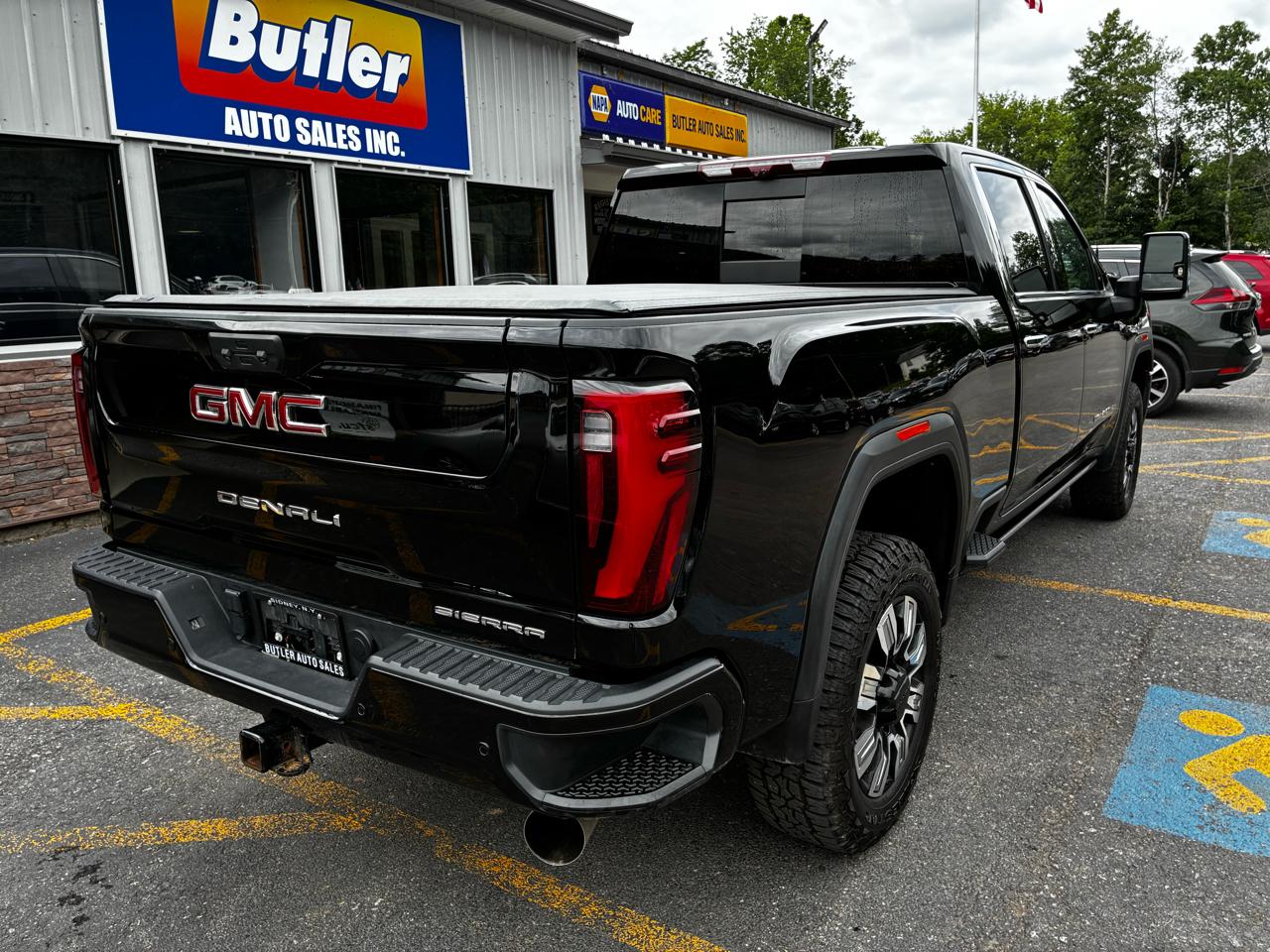 GMC Sierra 2500HD Denali Crew Cab 4WD SB 2024