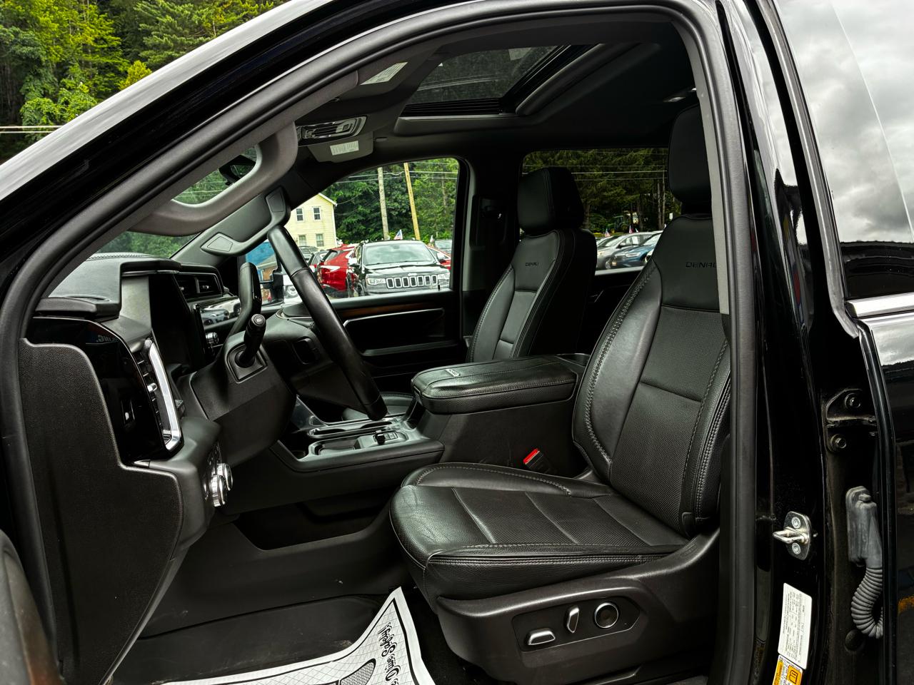 GMC Sierra 2500HD Denali Crew Cab 4WD SB 2024