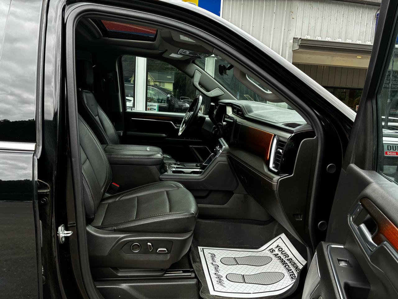 GMC Sierra 2500HD Denali Crew Cab 4WD SB 2024