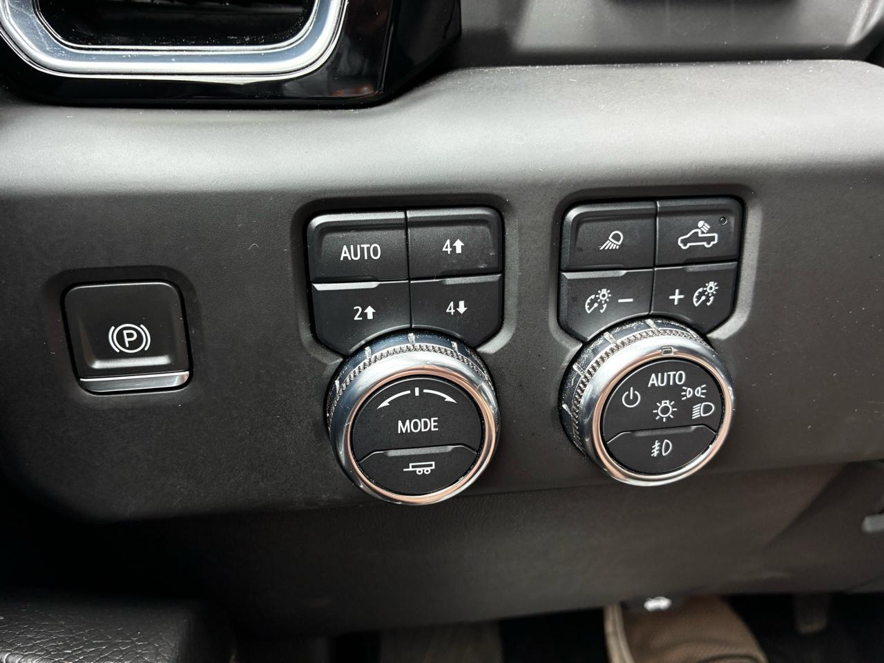 GMC Sierra 2500HD Denali Crew Cab 4WD SB 2024