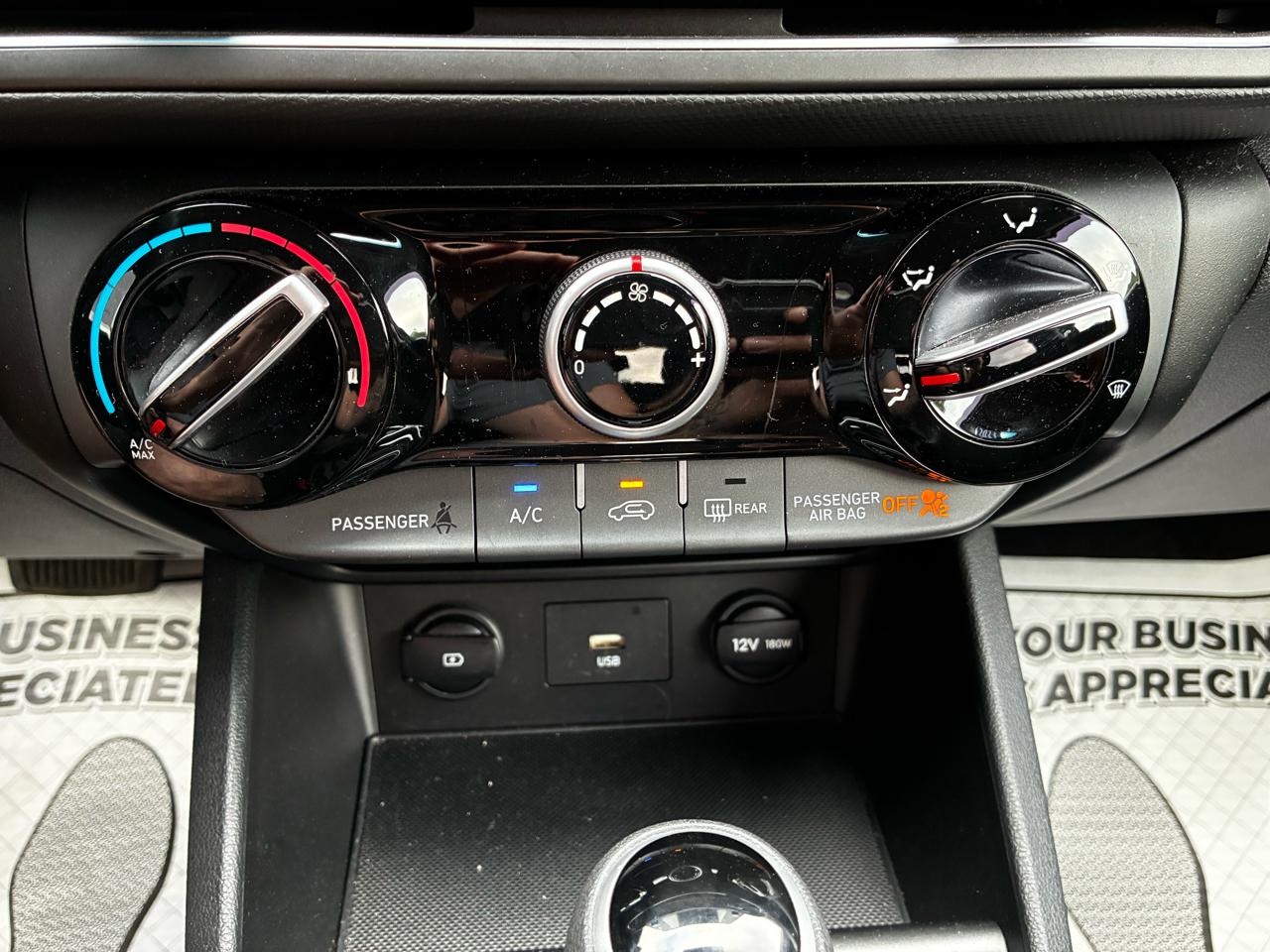 Hyundai Kona SEL AWD 2023