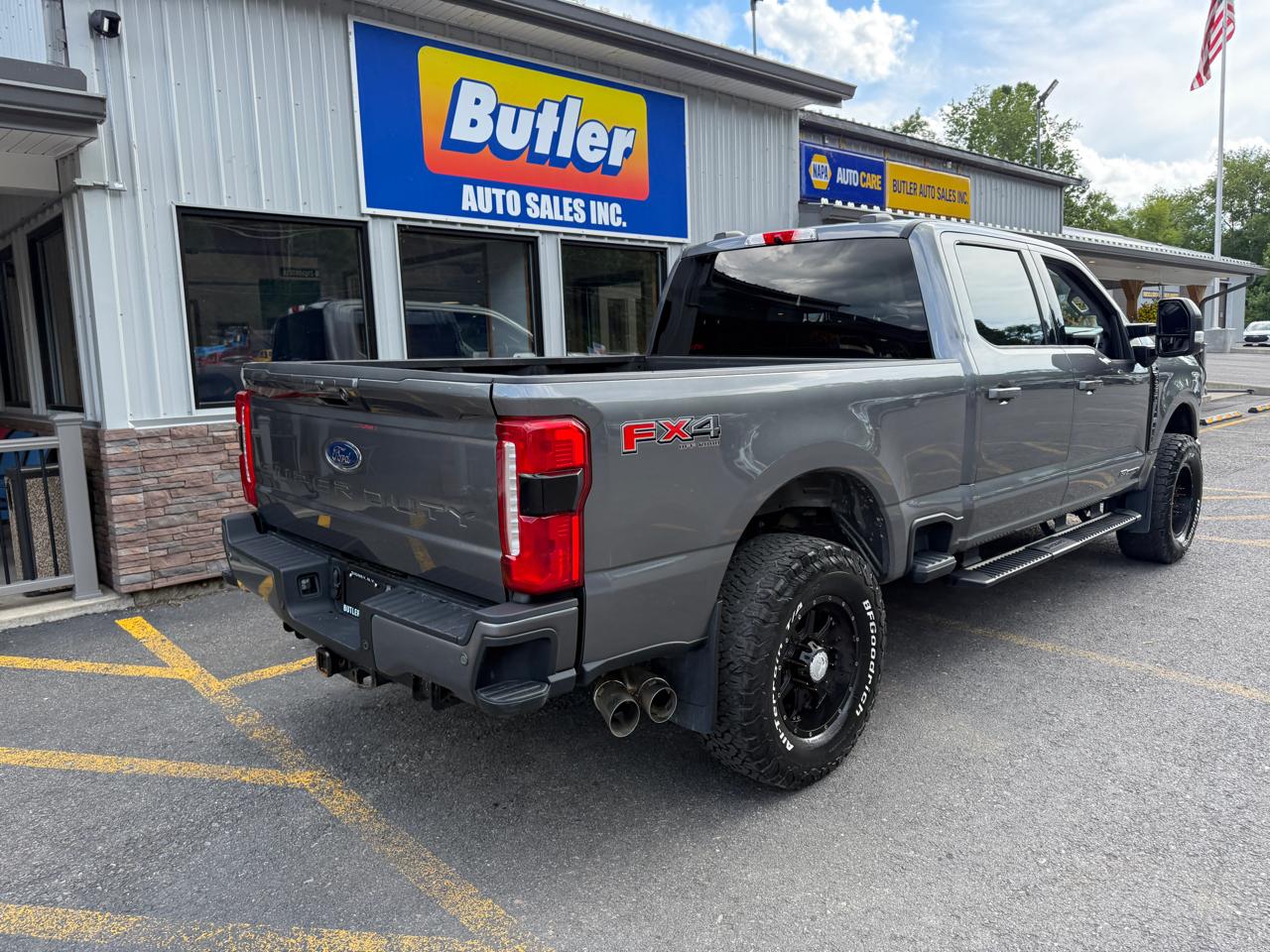Ford F-250 SD XLT Crew Cab 4WD 2024