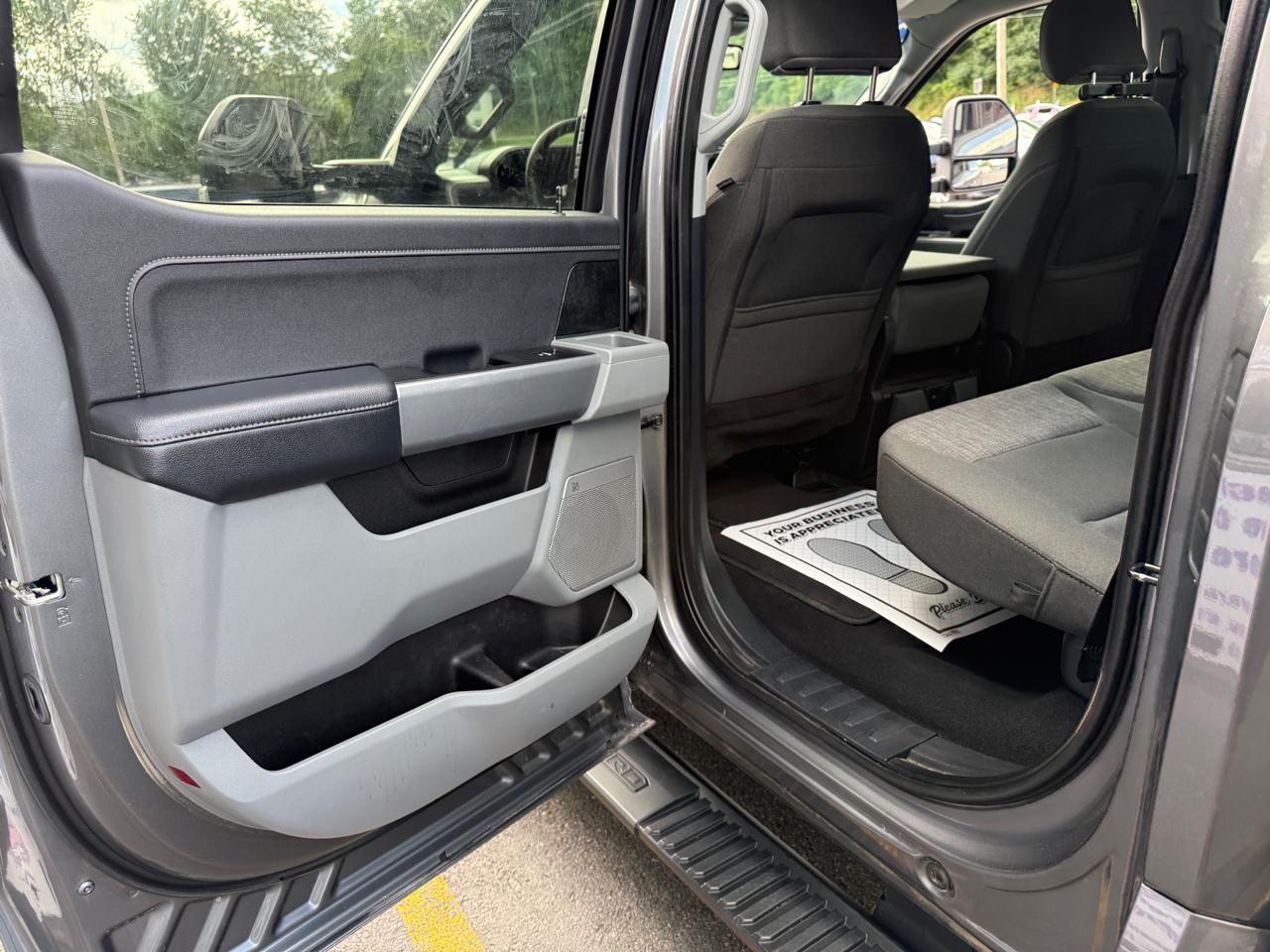 Ford F-250 SD XLT Crew Cab 4WD 2024