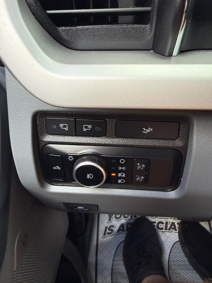 Ford F-250 SD XLT Crew Cab 4WD 2024