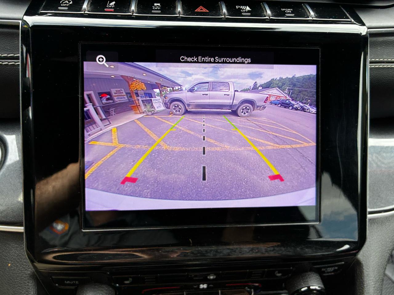 Jeep Grand Cherokee Laredo 4WD 2023