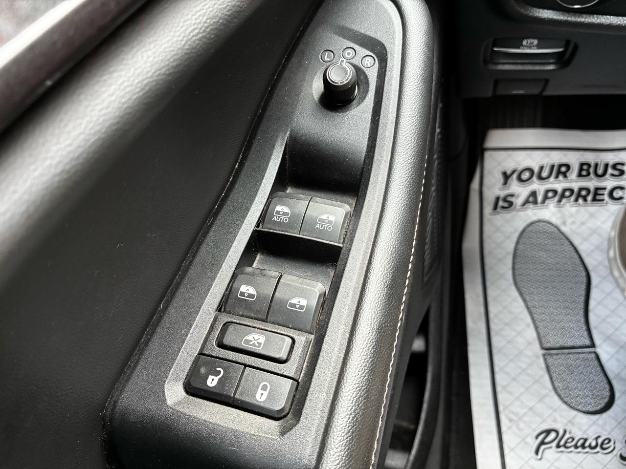 Jeep Grand Cherokee Laredo 4WD 2023