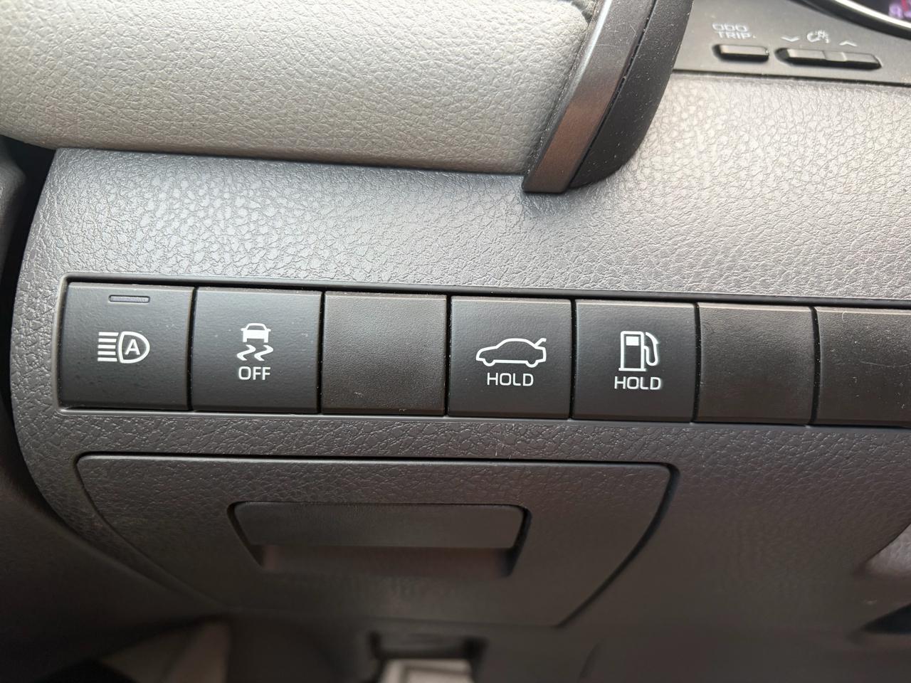 Toyota Camry LE AWD 2021