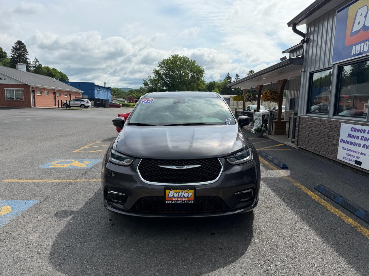 Chrysler Pacifica Touring L 2023