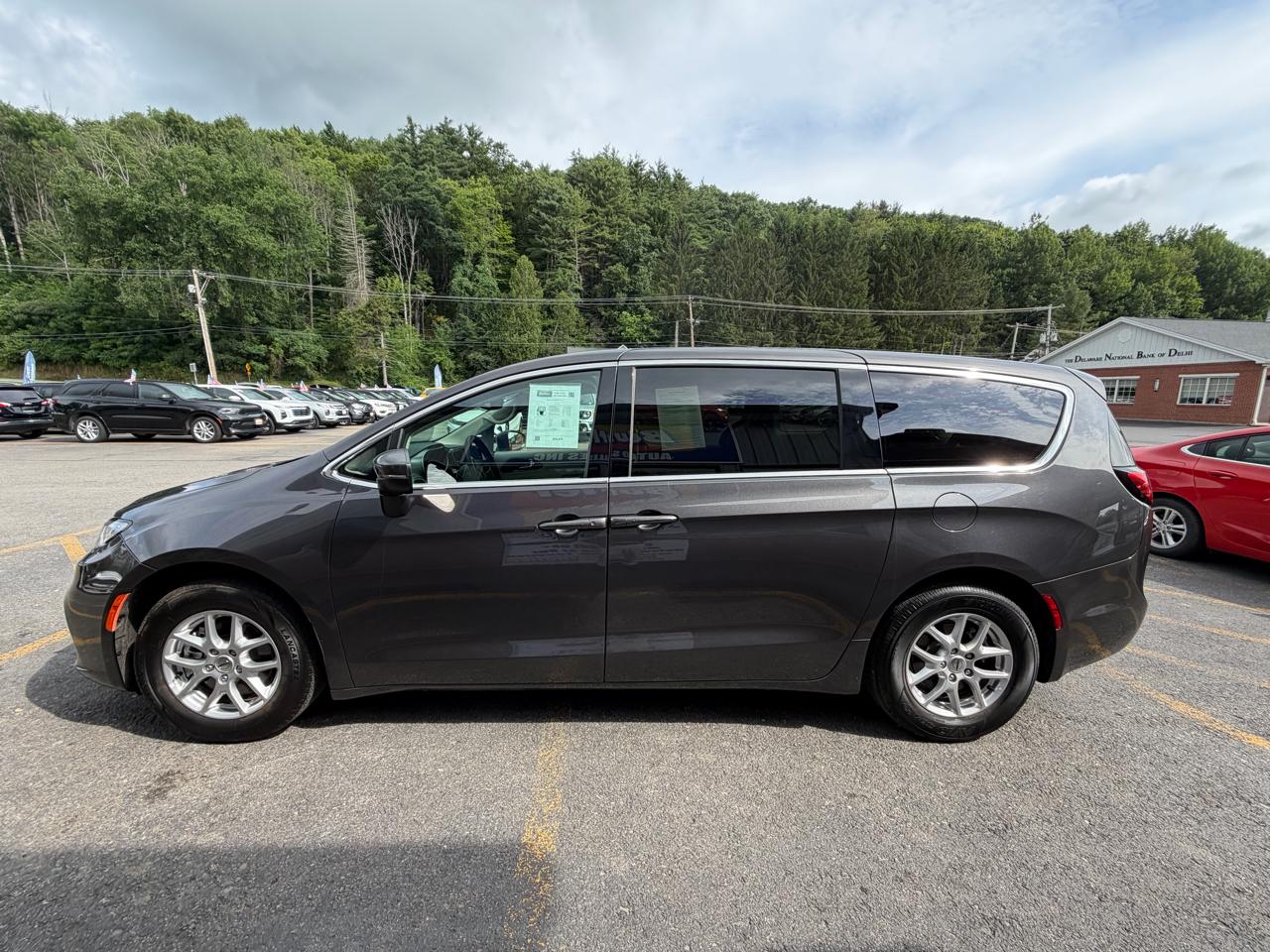 Chrysler Pacifica Touring L 2023