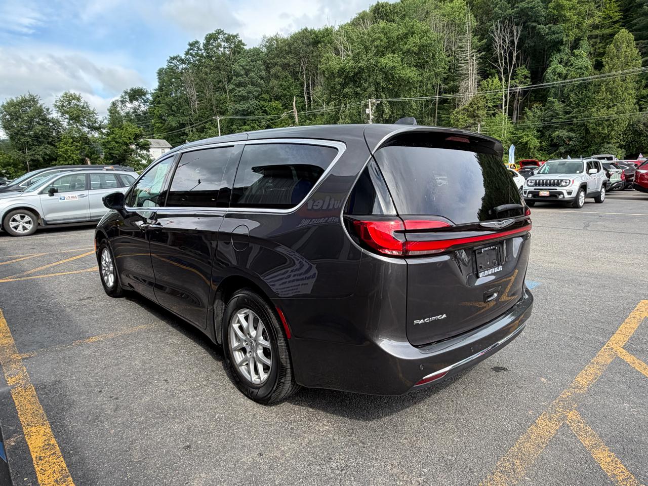 Chrysler Pacifica Touring L 2023