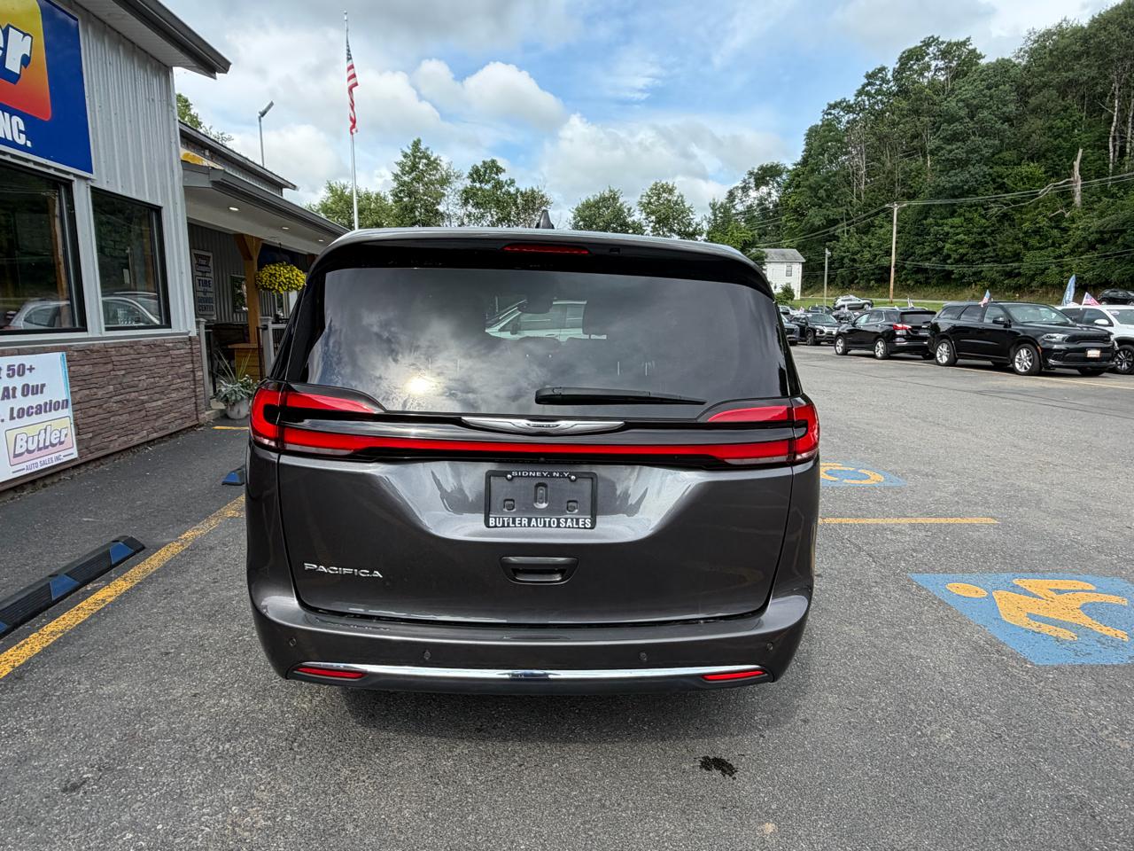 Chrysler Pacifica Touring L 2023