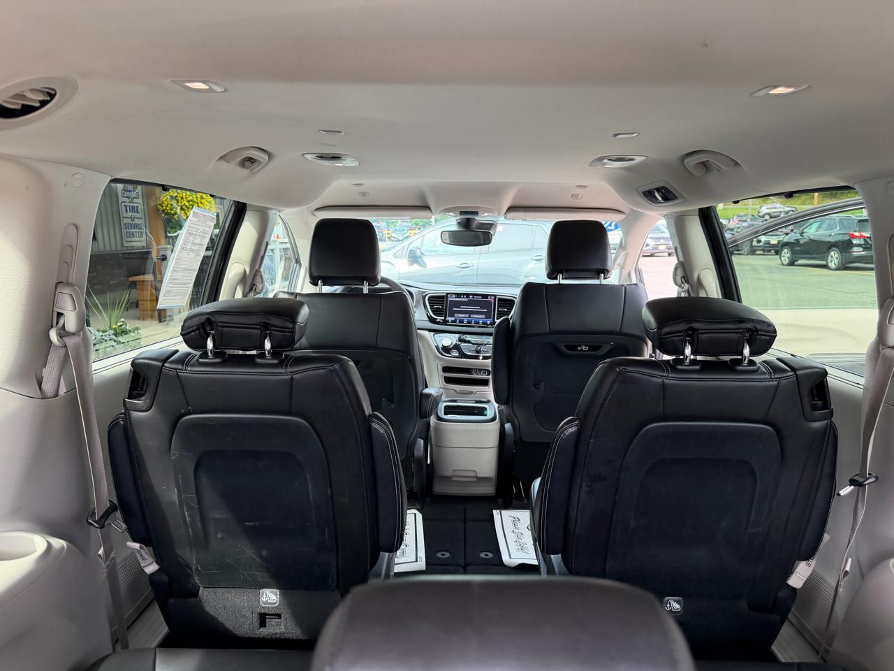 Chrysler Pacifica Touring L 2023